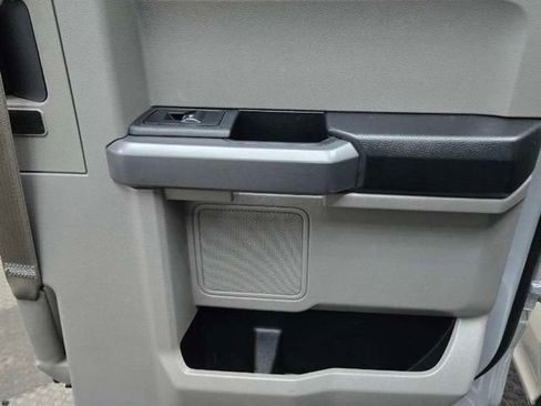 Used 2015 Ford F150 XLT w/ Equipment Group 302A Luxury image 44