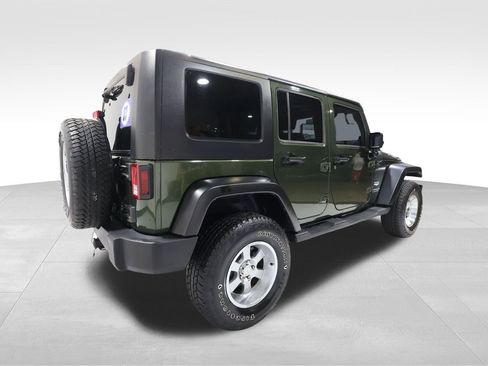 Used 2007 Jeep Wrangler Unlimited Sahara w/ Dual Top Group image 3