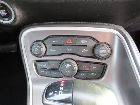 Used 2019 Dodge Challenger R/T image 17