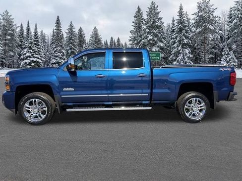 Used 2016 Chevrolet Silverado 2500 High Country w/ Duramax Plus Package image 2