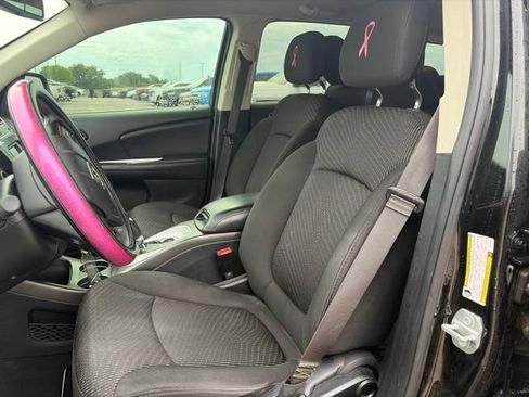 Used 2019 Dodge Journey SE w/ Blacktop Package FWD image 8