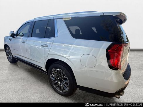 Used 2023 GMC Yukon Denali Ultimate AWD/4WD image 4