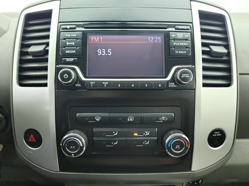Used 2018 Nissan Frontier SV AWD/4WD image 15