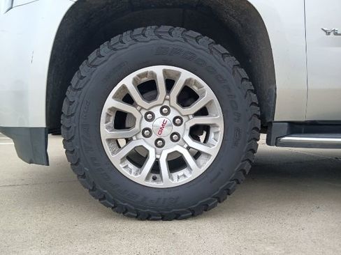 Used 2019 GMC Yukon XL SLT w/ Open Road Package RWD image 5