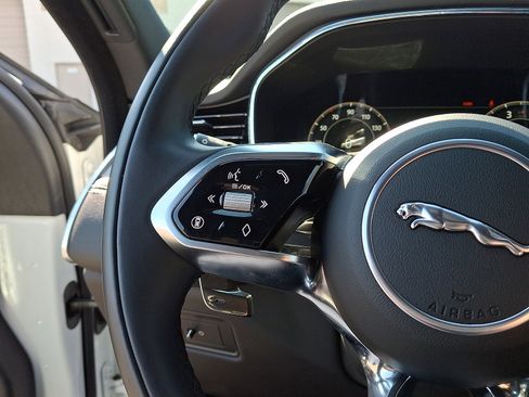 Used 2026 Jaguar F-PACE R-Dynamic S AWD/4WD image 21