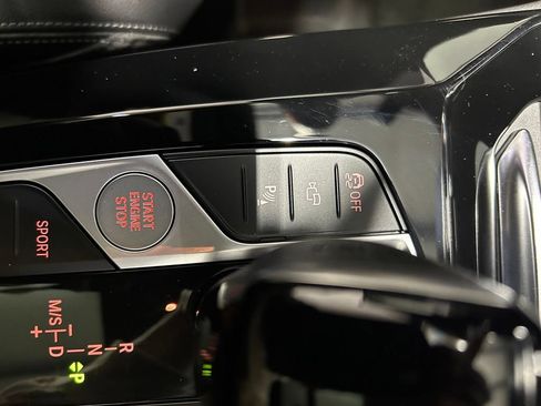 Used 2025 BMW X4 M40i AWD/4WD image 31