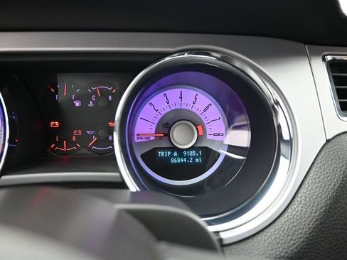 Used 2011 Ford Mustang Premium w/ 202A Rapid Spec Order Code image 21