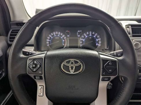 Used 2019 Toyota 4Runner SR5 AWD/4WD image 21