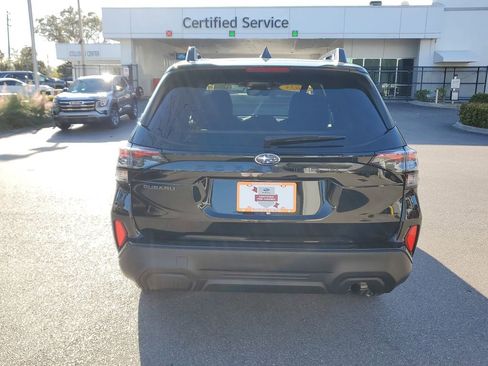 Used 2025 Subaru Forester Premium image 4