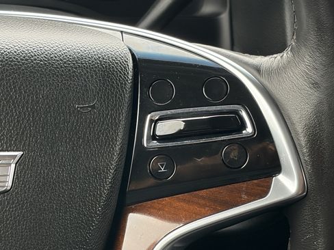 Used 2019 Cadillac Escalade Luxury AWD/4WD image 20