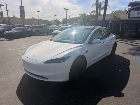 Used 2025 Tesla Model 3 image 3