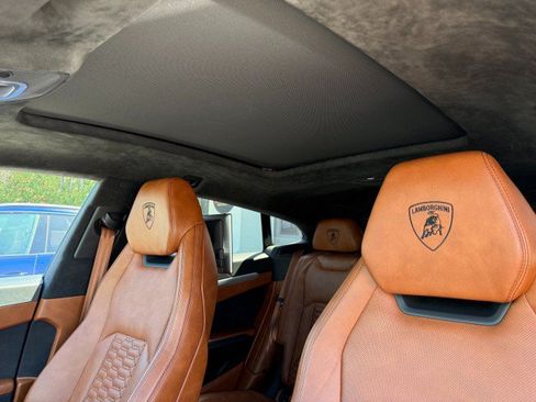 Used 2019 Lamborghini Urus AWD/4WD image 8