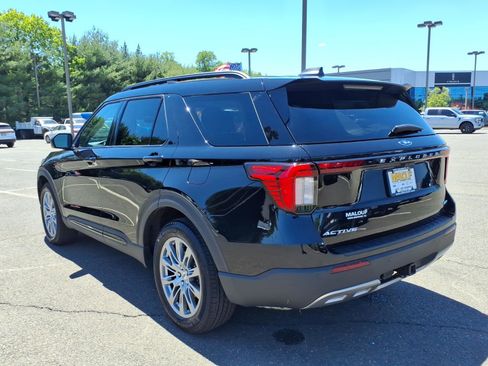 Used 2026 Ford Explorer Active w/ Active Comfort Package AWD/4WD image 4