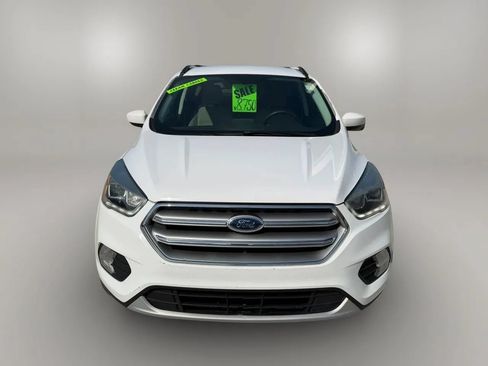 Used 2017 Ford Escape SE w/ Equipment Group 201A FWD image 2