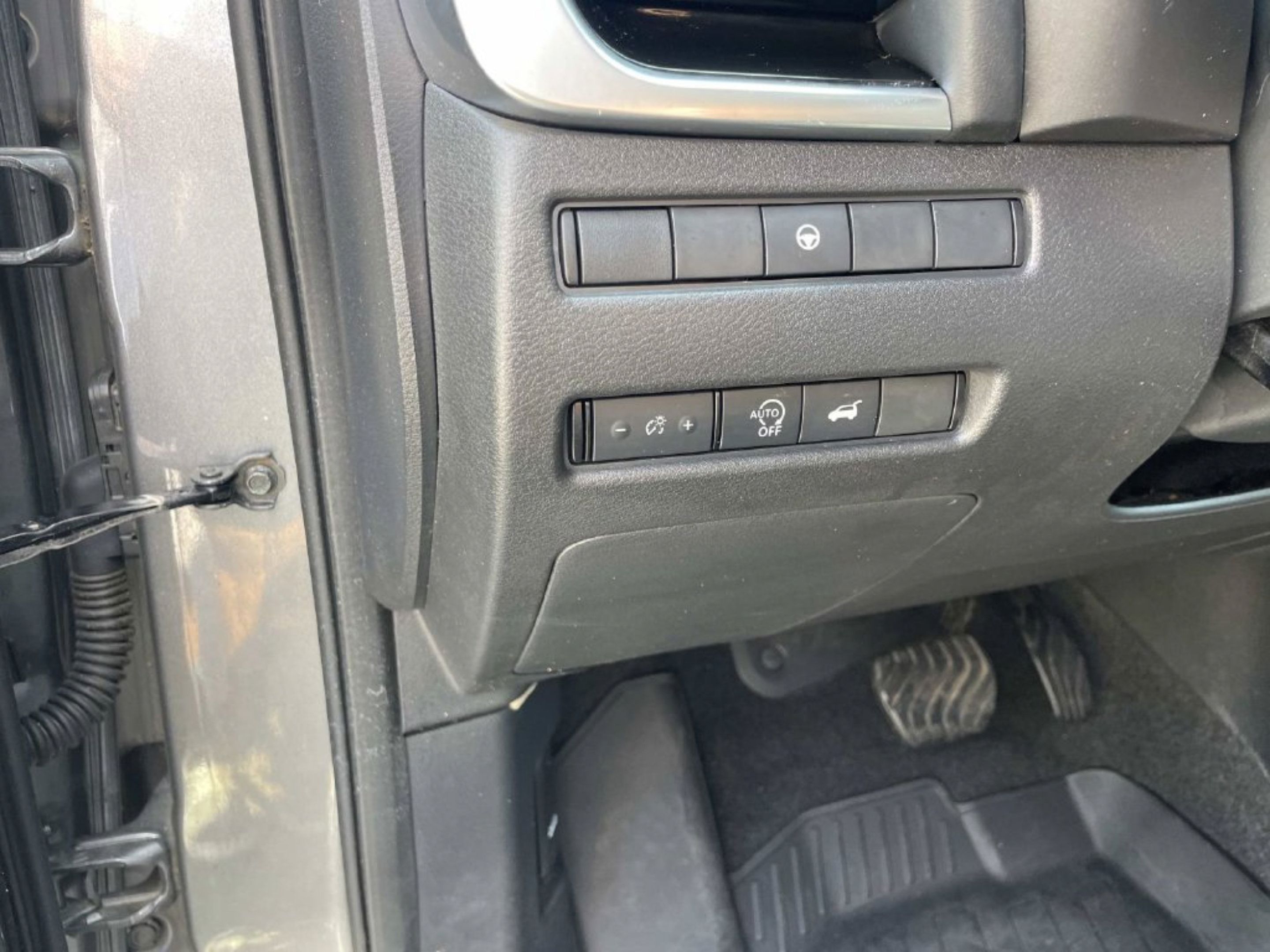 Used 2023 Nissan Rogue SL w/ SL Premium Package FWD image 23