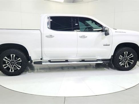 Used 2025 Chevrolet Silverado 1500 LTZ w/ LTZ Convenience Package II image 9