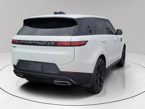 Used 2025 Land Rover Range Rover Sport SE image 6