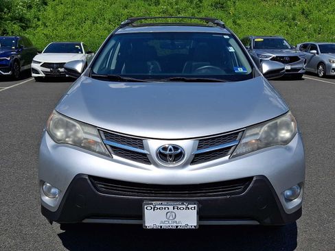 Used 2014 Toyota RAV4 Limited AWD/4WD image 2