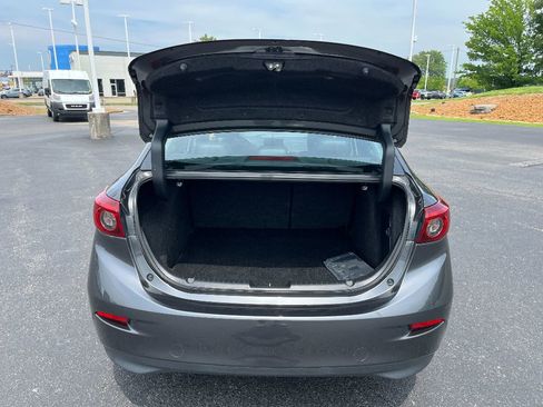 Used 2018 MAZDA MAZDA3 Grand Touring w/ Premium Equipment Package image 9