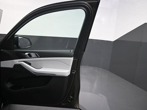 New 2026 BMW X5 sDrive40i image 26