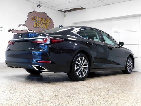 Used 2022 Lexus ES 350 w/ Premium Package image 4