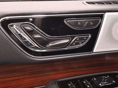 Used 2024 Lincoln Navigator L Reserve AWD/4WD image 11