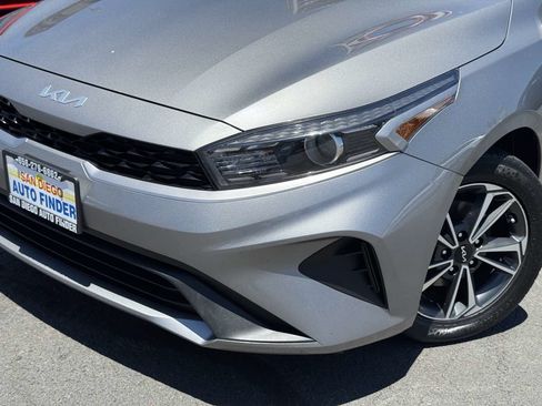 Used 2024 Kia Forte LXS FWD image 3
