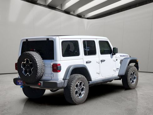Used 2022 Jeep Wrangler Unlimited Rubicon 4xe w/ Cold Weather Group AWD/4WD image 3