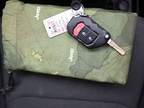 Used 2020 Jeep Gladiator Sport w/ Quick Order Package 24S image 10