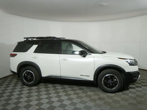 Used 2024 Nissan Pathfinder Rock Creek image 2