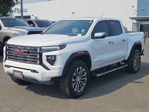 Used 2023 GMC Canyon Denali AWD/4WD image 3