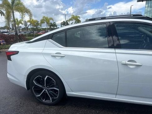 Used 2024 Nissan Altima 2.5 SR FWD image 5