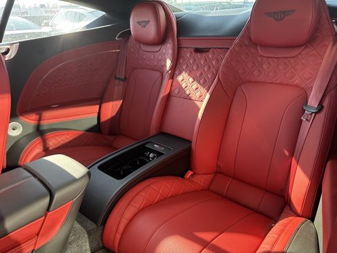 Used 2020 Bentley Continental GT image 26