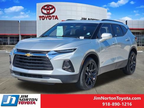 Used 2020 Chevrolet Blazer LT w/ Sound & Technology Package FWD image 3