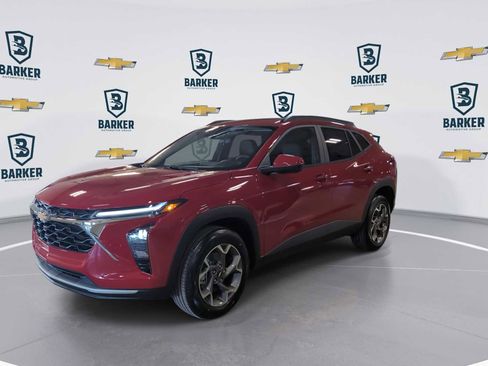 New 2026 Chevrolet Trax LT w/ Sunroof Package FWD image 4