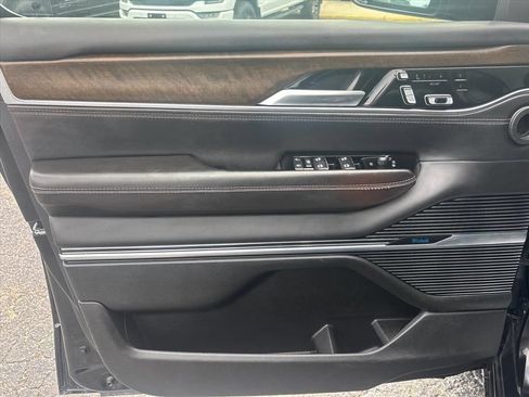 Used 2023 Jeep Grand Wagoneer 4WD image 25
