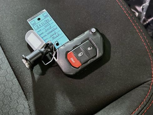 Used 2023 Jeep Wrangler Unlimited Rubicon w/ LED Lighting Group AWD/4WD image 36
