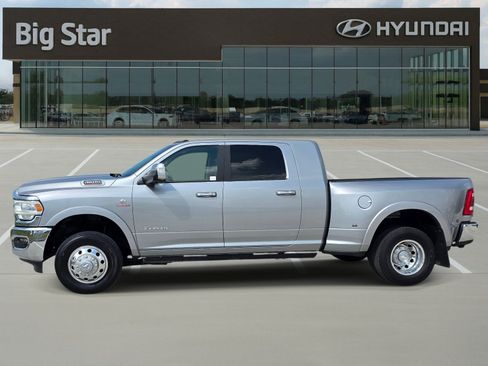 Used 2022 RAM 3500 Laramie AWD/4WD image 2