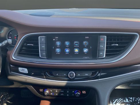 Used 2018 Buick Enclave Avenir w/ Avenir Technology Package AWD/4WD image 14