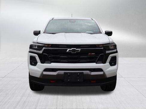 Used 2024 Chevrolet Colorado Z71 w/ LPO, Dark Essentials Package AWD/4WD image 2