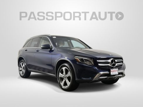 Used 2018 Mercedes-Benz GLC 300 4MATIC image 3