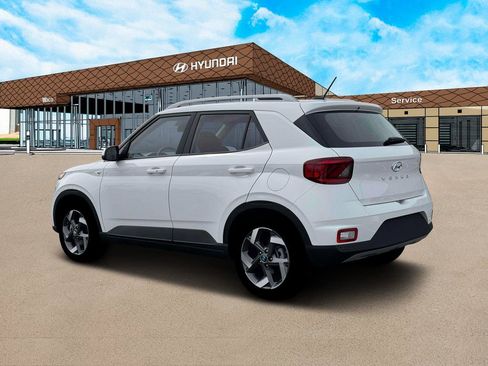 New 2026 Hyundai Venue SEL FWD image 4