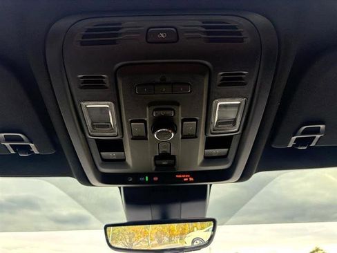 Used 2024 GMC Yukon Denali w/ Advanced Technology Package image 39