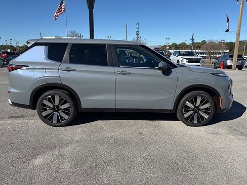 New 2026 Mitsubishi Outlander SE image 7