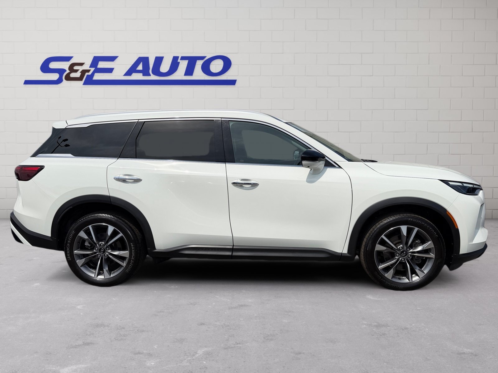Used 2024 INFINITI QX60 Luxe AWD/4WD image 5