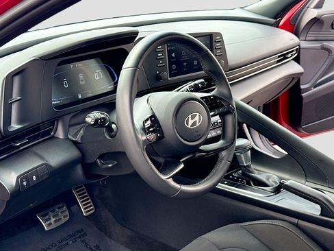 Certified 2025 Hyundai Elantra Sport FWD image 4