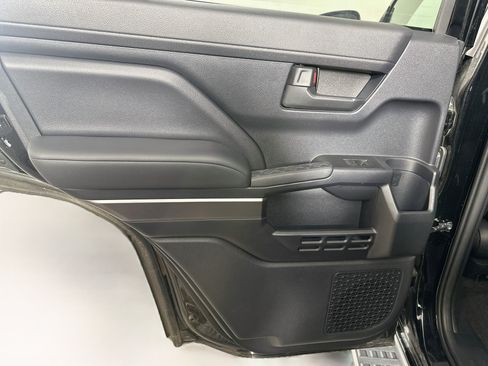 Used 2025 Toyota 4Runner SR5 AWD/4WD image 25
