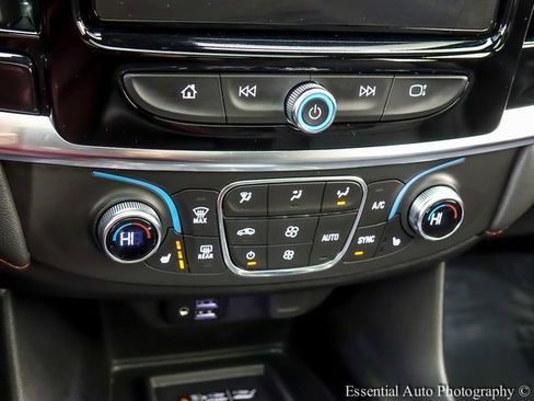 Certified 2023 Chevrolet Traverse RS image 19
