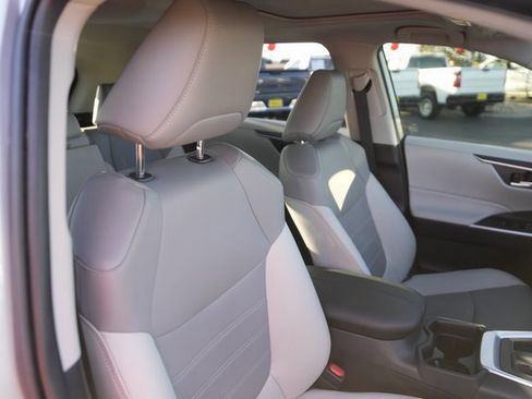 Used 2020 Toyota RAV4 XLE Premium image 20