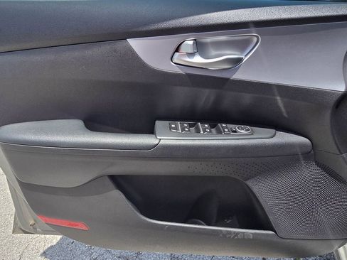 Used 2023 Kia Forte LXS FWD image 9